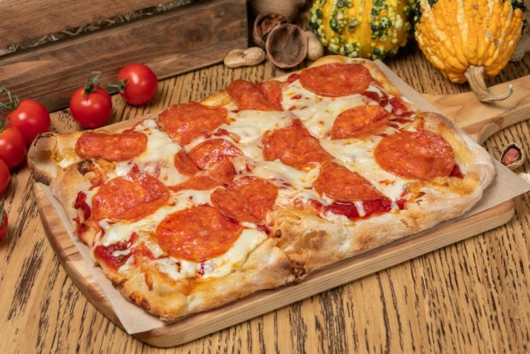 Pepperoni-Pizza aus Blätterteig