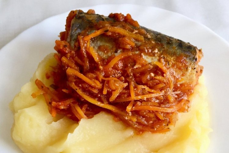 Karpfen mit Kartoffeln und Gemüse