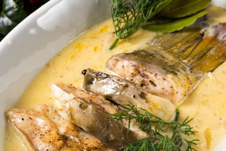 Karpfenfilet mit Sahne-Zitronen-Sauce