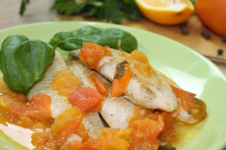 Gedünsteter Tilapia mit Äpfeln