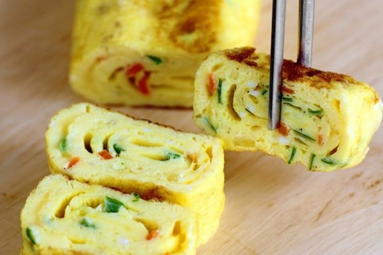 Tamagoyaki mit Tomaten
