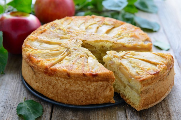 Apple Charlotte with Sour Cream