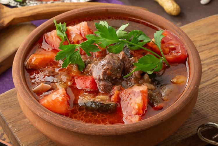 Chanachi mit Lammfleisch und Tomatensaft