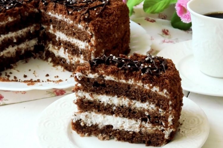 Tarta de chocolate con kéfir y crema de requesón