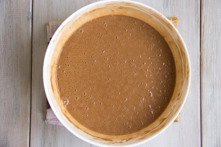 Tarta de chocolate con crema de mantequilla y glaseado de chocolate