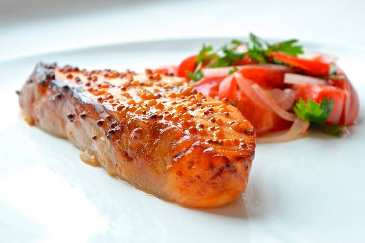 Pikant marinierter Lachs mit Senf