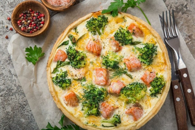 Quiche mit Lachs und Brokkoli