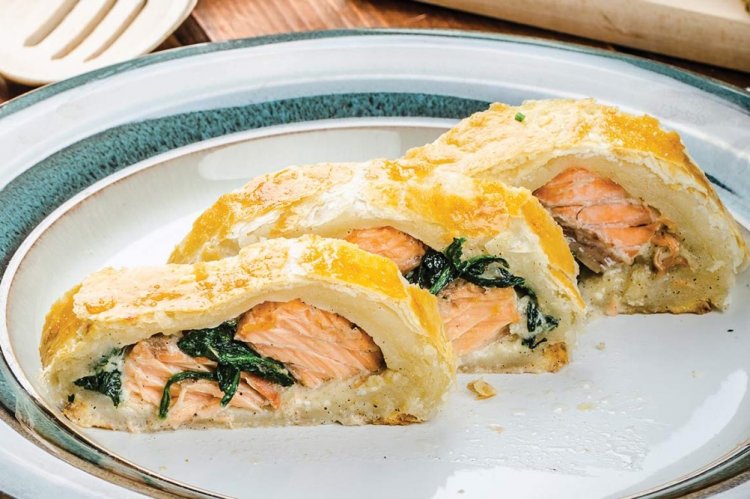 Lachs mit Spinat in Blätterteig