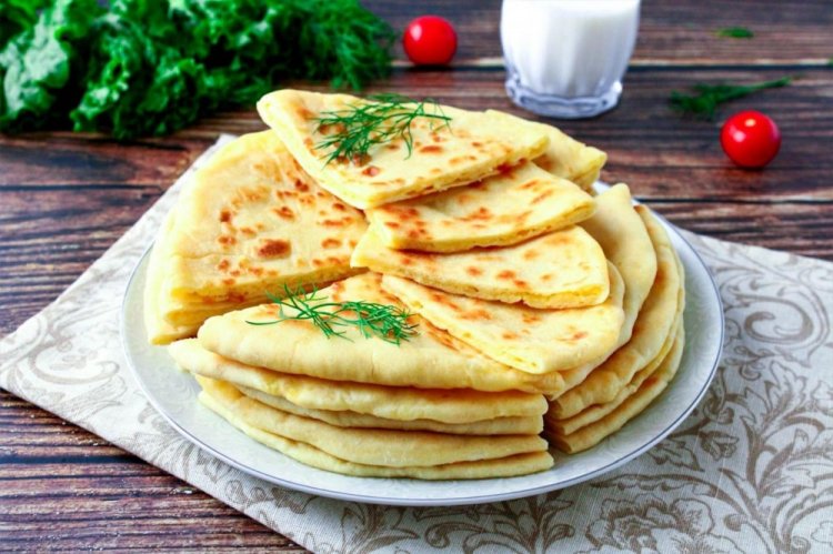 Khychiny mit Kartoffeln