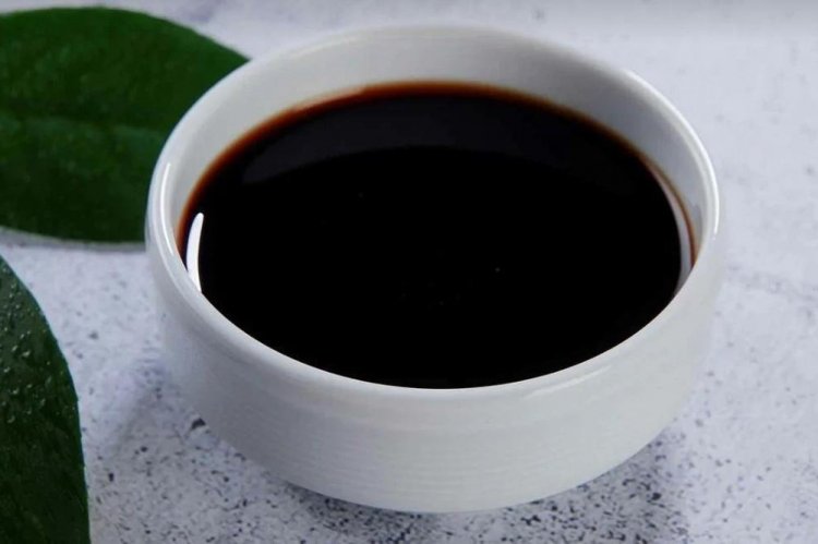 Unagi-Sauce mit Ingwer- und Zitronensaft