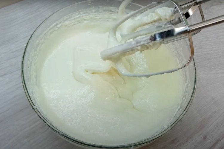 Condensed Milk and Lemon Frosting