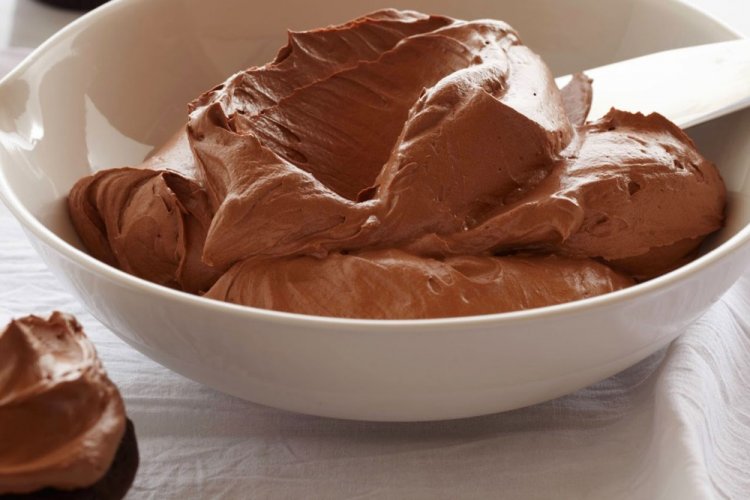 Chocolate Condensed Milk Frosting for Cake