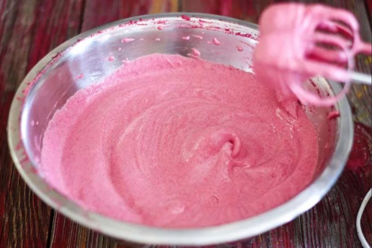 Condensed Milk, Cottage Cheese, and Ryazhenka Frosting