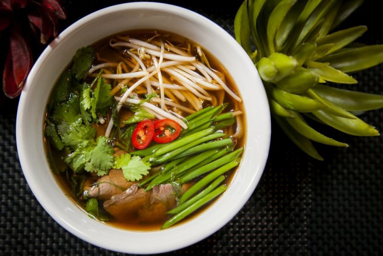 Sopa Pho Bo con champiñones