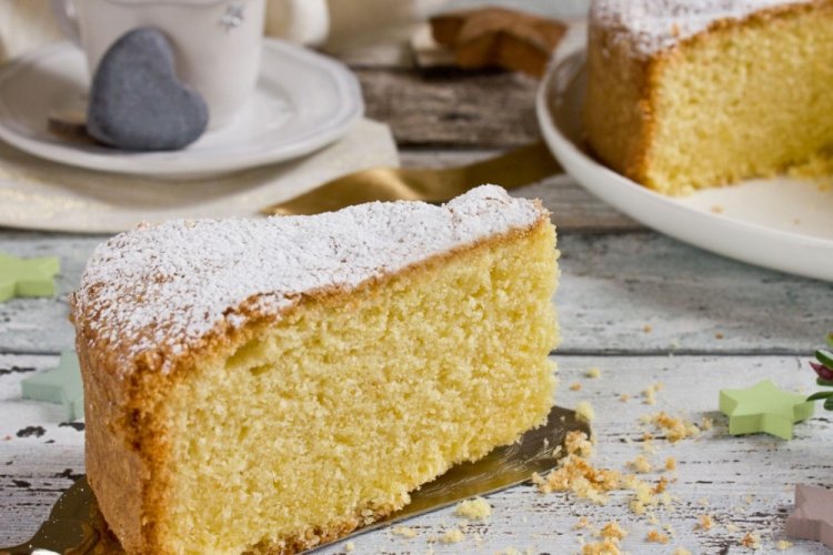 Bizcocho de crema agria en olla de cocción lenta
