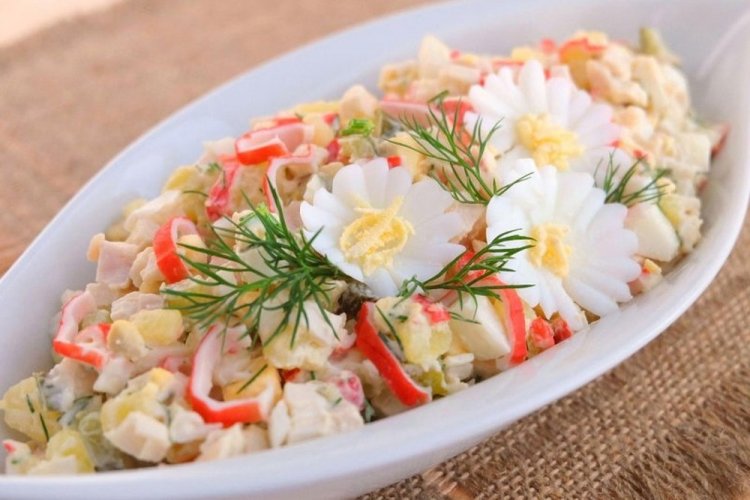 Krabbensalat mit Kartoffeln