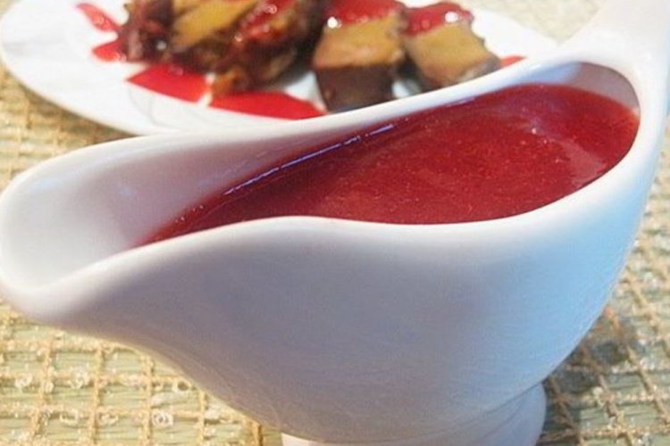 Salsa georgiana con nueces y zumo de granada