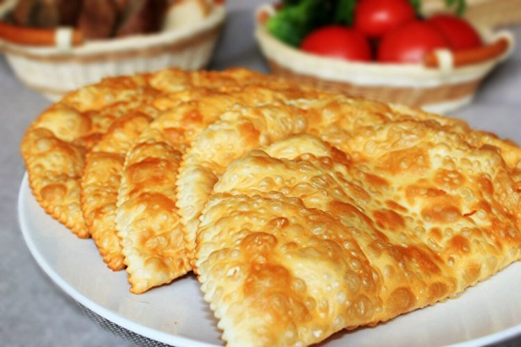 Chebureki mit Lammfleisch
