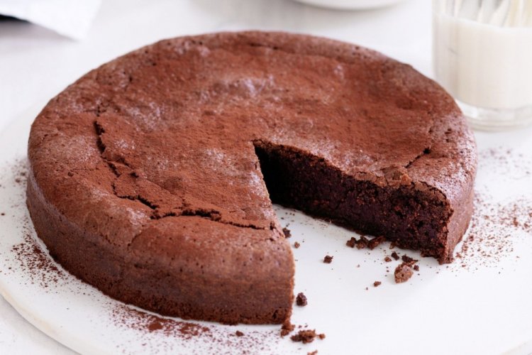 Pastel de chocolate con leche