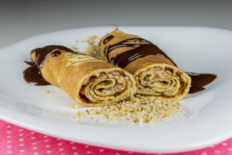 Palatschinken mit Nüssen