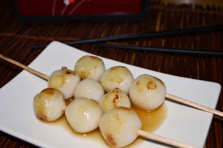 Dango aus gekochtem Reis