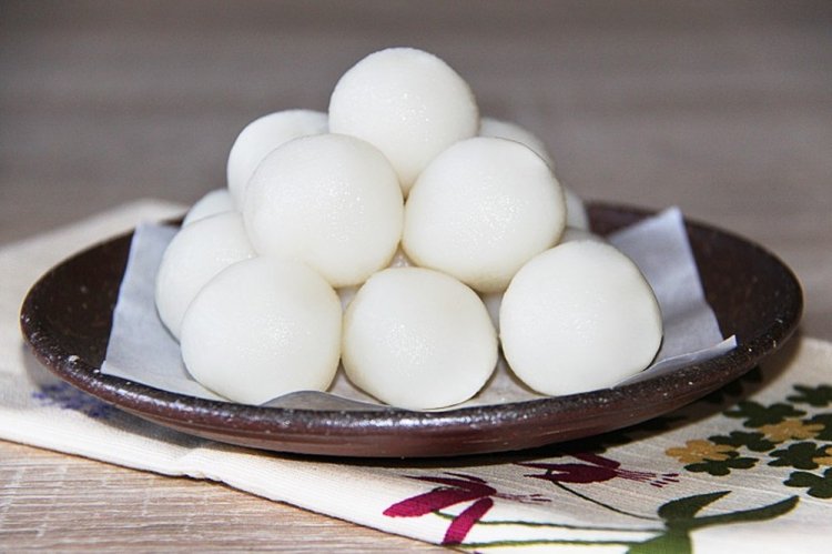 Dango aus zwei Mehlsorten