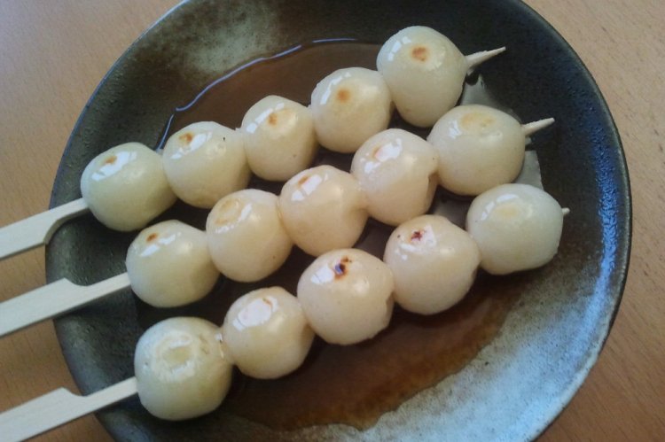 Dango mit Milch
