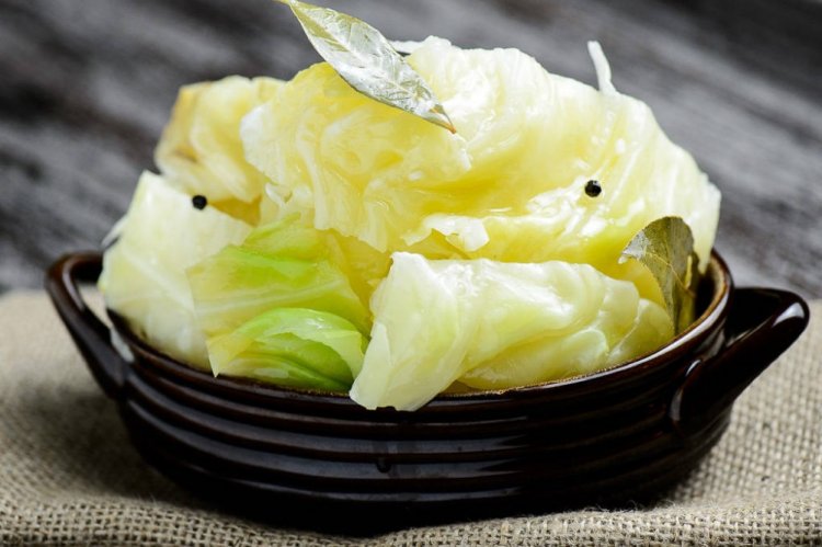 Kohl in großen Stücken einlegen