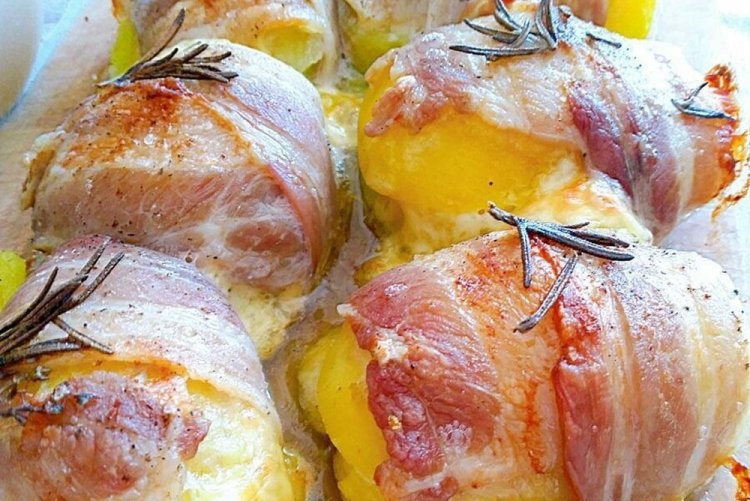 Patatas con beicon y nata al horno