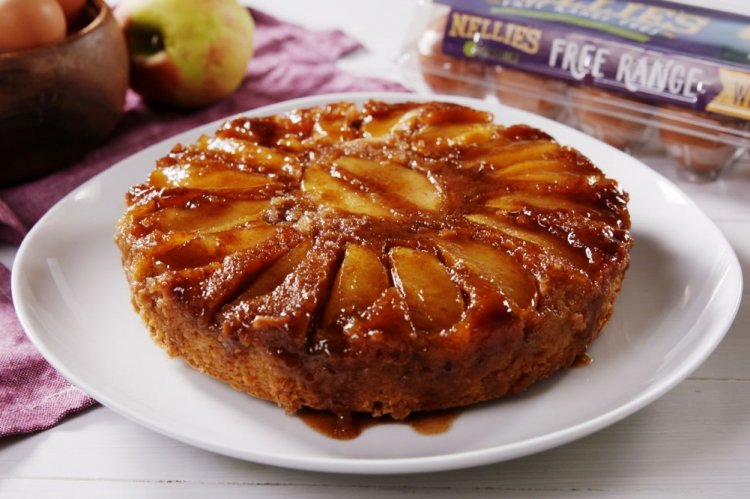 Tarta de manzana con manzanas caramelizadas