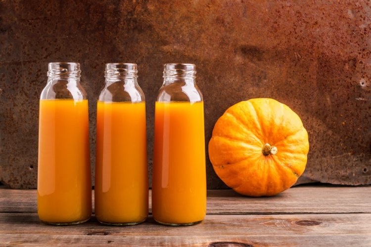 Pumpkin Juice in a Juicer Steamer
