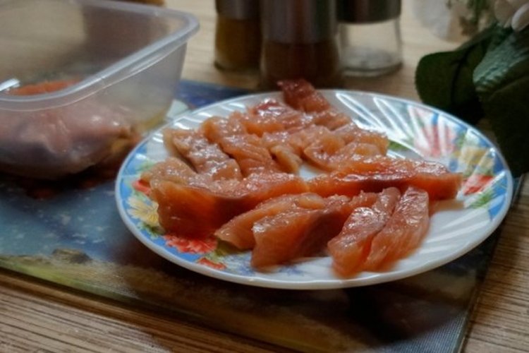 Gesalzener Buckellachs mit Senf