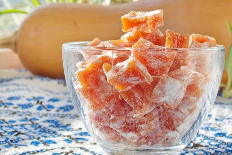 Fruta confitada de calabaza para el invierno