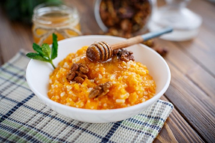 Pumpkin Rice Porridge with Nuts