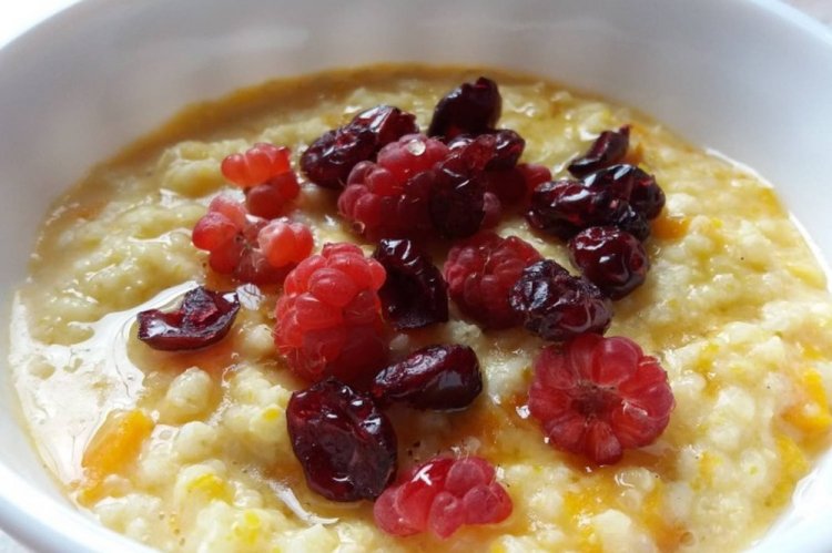 Pumpkin Rice Porridge with Berries