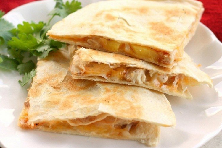 Quesadilla mit Ananas