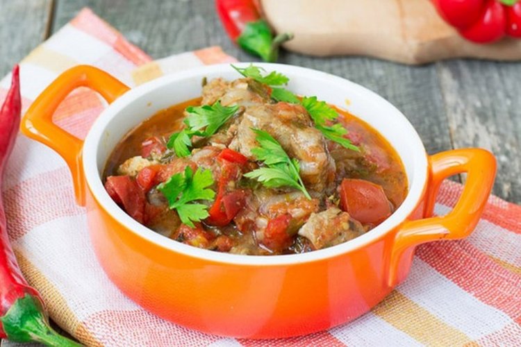 Rabbit with Tomatoes in Pots