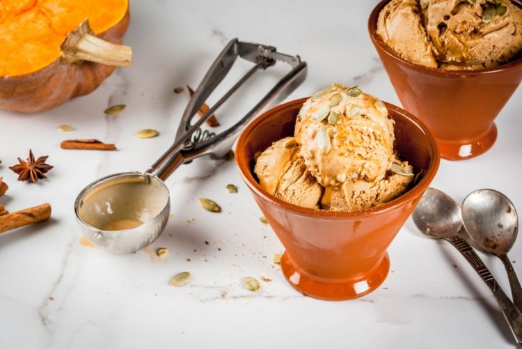 Homemade Pumpkin Ice Cream