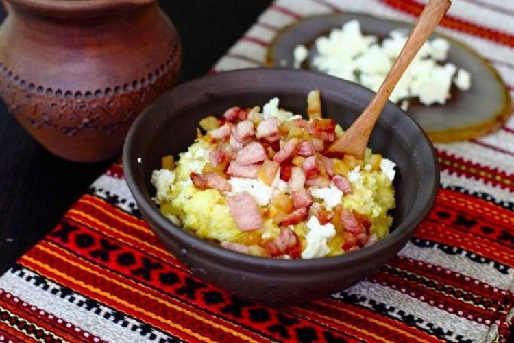 Banosh with Cracklings and Bryndza