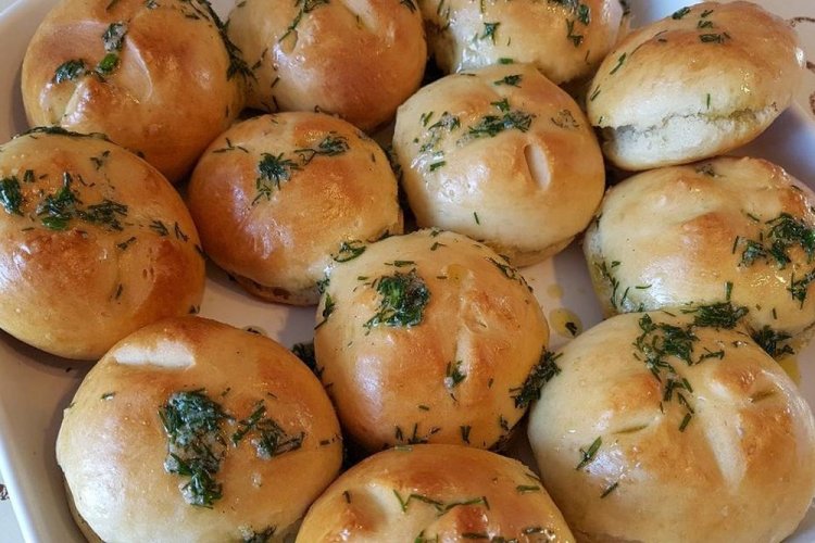 Pampushky with Garlic