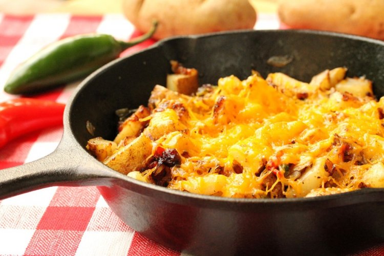 Fried Potatoes with Honey Mushrooms and Cheese