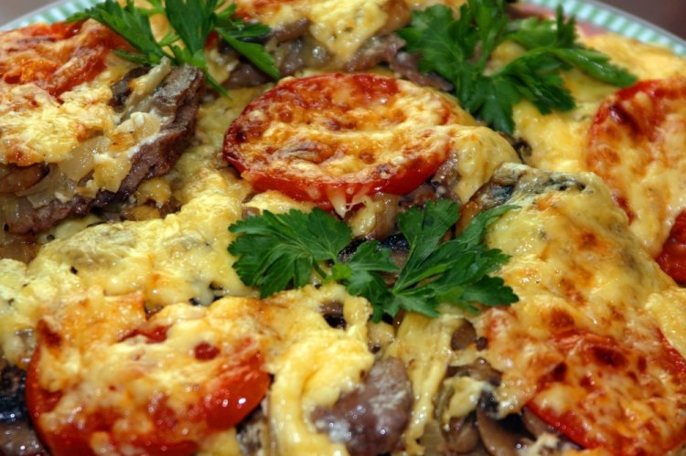 Pork Tongue with Tomatoes in the Oven