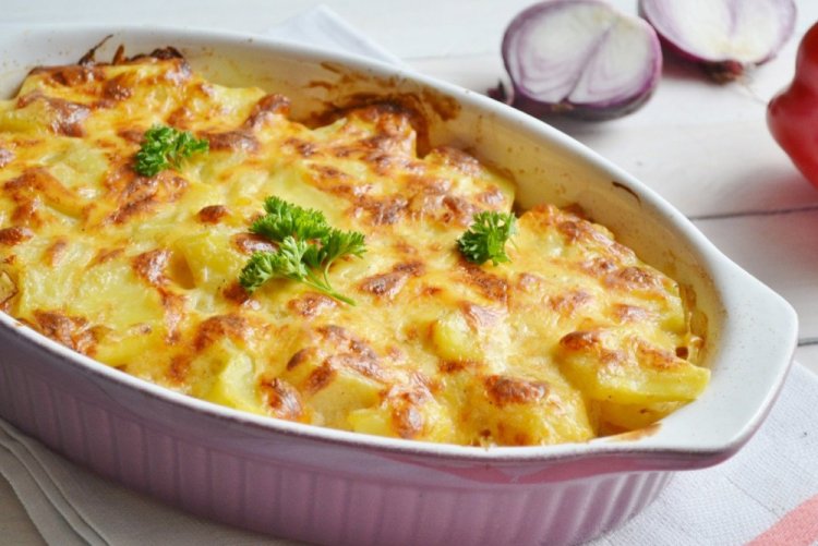 Casserole with Potatoes and Pork Tongue