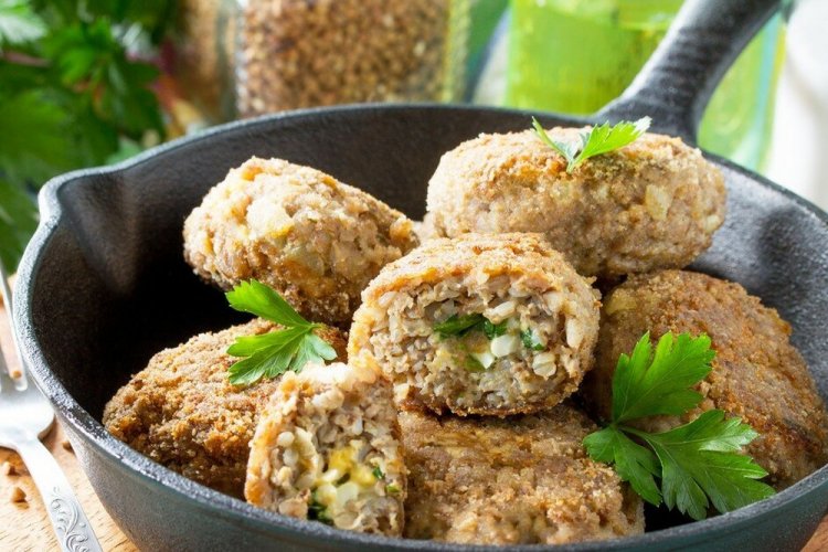 Buckwheat Patties with Chicken