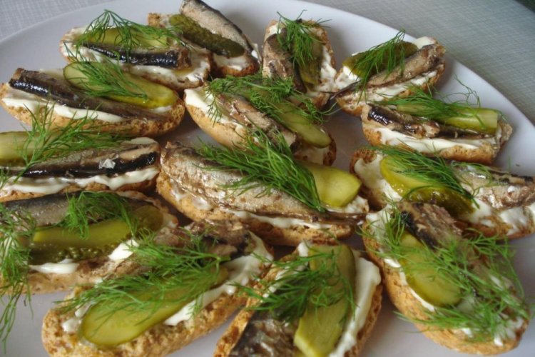 Canapés con espadines
