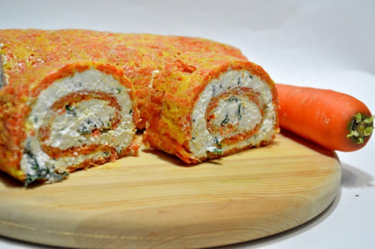 Rollo de zanahoria con queso crema