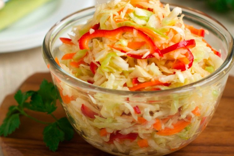 Repollo encurtido con verduras