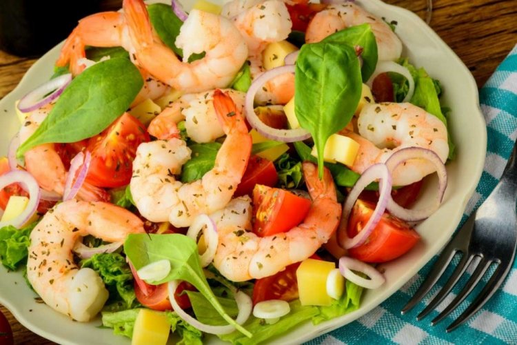 Vegetable Salad with Shrimp