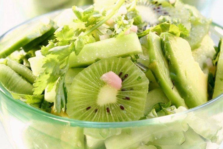 Green Salad with Cucumbers and Kiwi