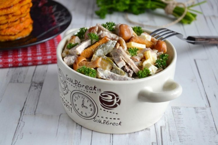 Salad with Beef Tongue and Honey Mushrooms
